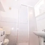 Fri شقة *