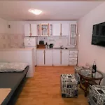 شقة Fri *