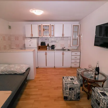 Apartment Fri *