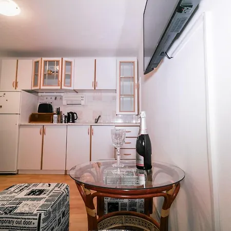 Apartment Fri *