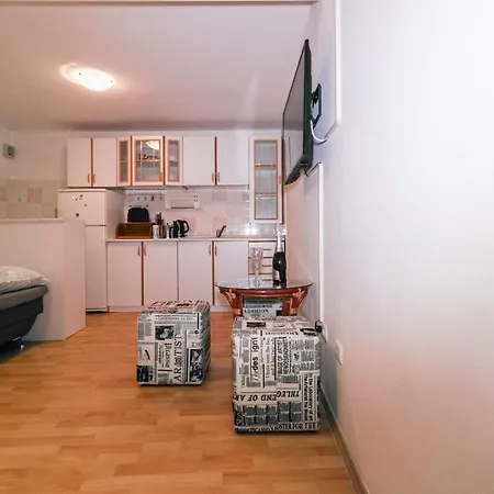 Apartment Fri *